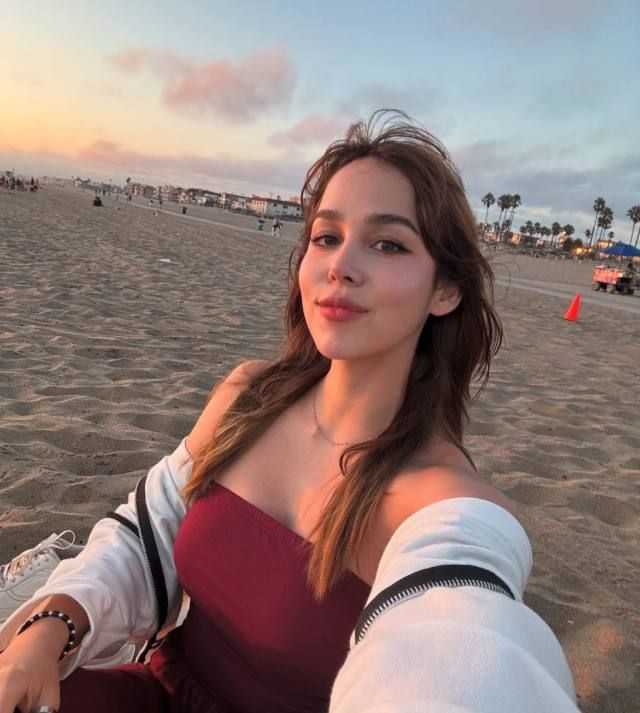 ’m available for both incall and outcall services, handle shy guy, fuck no limit . Reach out to me (213) 280-0070 - Image 2